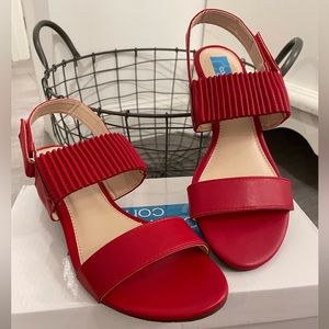 Red comfort corner strap sandal with slight wedge 9W new with box
